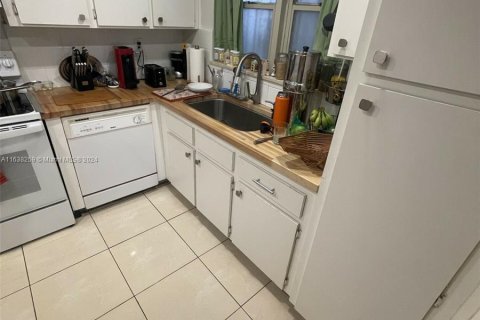 Condo in Miami Beach, Florida, 3 bedrooms  № 1310871 - photo 10