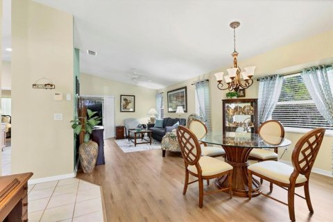 Villa ou maison à vendre à North Port, Floride: 2 chambres, 130.9 m2 № 1262557 - photo 4