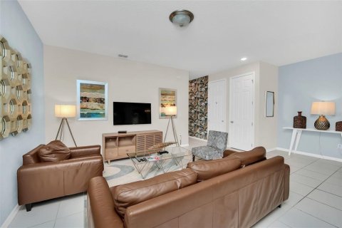 Townhouse in SOLARA RESORT in Kissimmee, Florida 4 bedrooms, 194.17 sq.m. № 853004 - photo 7