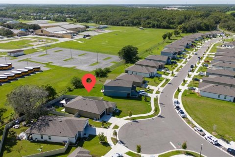 Villa ou maison à vendre à Kissimmee, Floride: 3 chambres, 155.15 m2 № 1307583 - photo 6