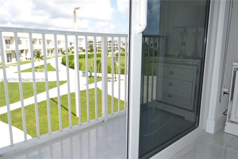 Townhouse in Homestead, Florida 4 bedrooms, 133.22 sq.m. № 1428038 - photo 21