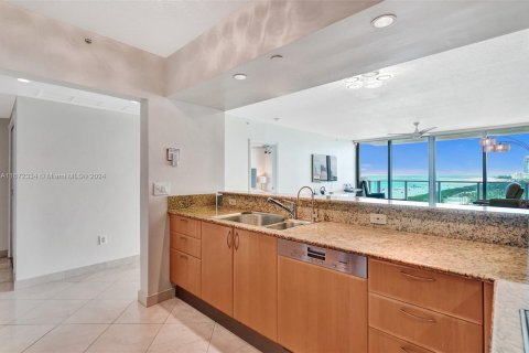 Condo in Miami Beach, Florida, 2 bedrooms  № 1395889 - photo 6