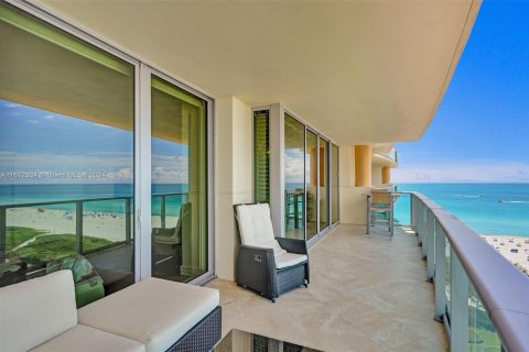 Condo in Miami Beach, Florida, 2 bedrooms  № 1395889 - photo 11