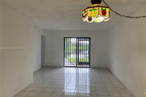 Condominio en venta en Hialeah, Florida, 2 dormitorios, 71.53 m2 № 1355450 - foto 25