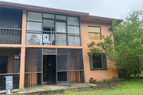 Condominio en venta en Hialeah, Florida, 2 dormitorios, 71.53 m2 № 1355450 - foto 14