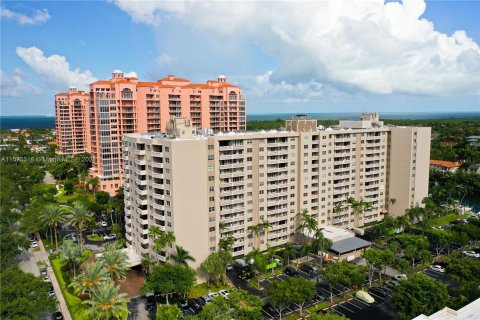 Condo in Coral Gables, Florida, 1 bedroom  № 1145245 - photo 1