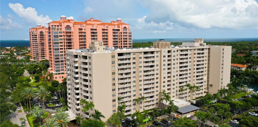 Condo in Coral Gables, Florida, 1 bedroom  № 1145245