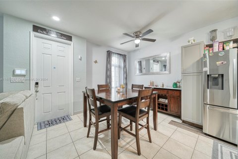 Adosado en venta en Homestead, Florida, 3 dormitorios, 146.79 m2 № 1145243 - foto 18