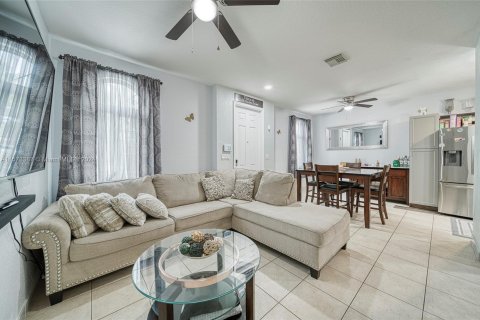 Adosado en venta en Homestead, Florida, 3 dormitorios, 146.79 m2 № 1145243 - foto 19