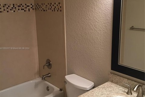 Condo in Coral Springs, Florida, 2 bedrooms  № 1345493 - photo 7