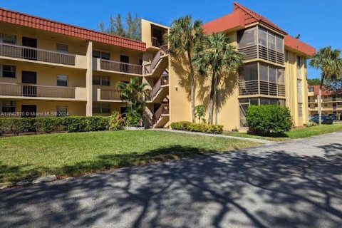 Copropriété à vendre à Miramar, Floride: 2 chambres, 94.3 m2 № 1329108 - photo 1