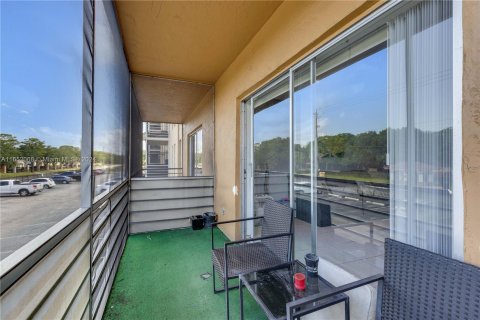 Condo in Lauderdale Lakes, Florida, 2 bedrooms  № 1345491 - photo 27