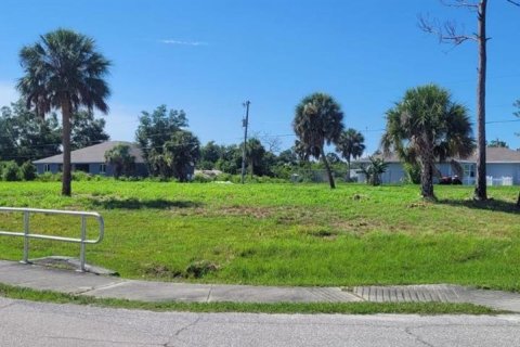 Terreno en venta en Englewood, Florida № 1247718 - foto 1