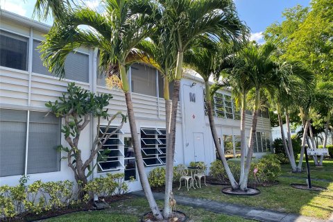 Condo in Deerfield Beach, Florida, 1 bedroom  № 1168766 - photo 25