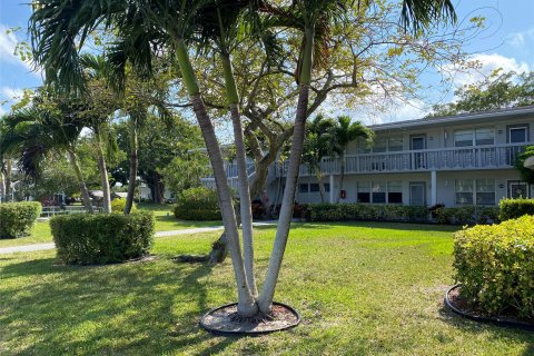 Condo in Deerfield Beach, Florida, 1 bedroom  № 1168766 - photo 24