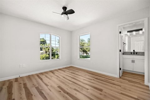 Propiedad comercial en venta en Eustis, Florida, 4 dormitorios, 219.25 m2 № 1336847 - foto 9