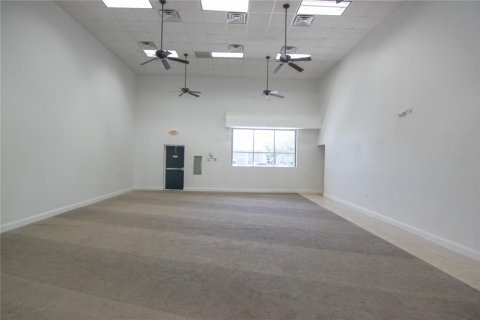 Propiedad comercial en venta en Orlando, Florida, 238.02 m2 № 1386549 - foto 5