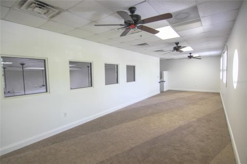 Propiedad comercial en venta en Orlando, Florida, 238.02 m2 № 1386549 - foto 14