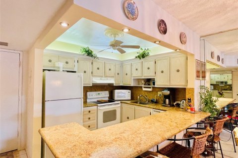 Condo in Pompano Beach, Florida, 1 bedroom  № 1118990 - photo 28