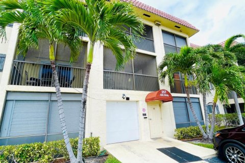 Condominio en venta en Pompano Beach, Florida, 1 dormitorio, 62.24 m2 № 1118990 - foto 3