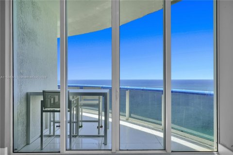 Condo in Sunny Isles Beach, Florida, 3 bedrooms  № 1189256 - photo 15