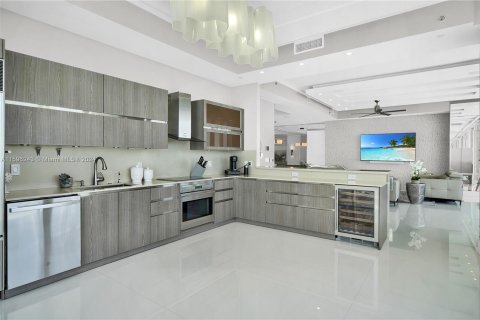 Condo in Sunny Isles Beach, Florida, 3 bedrooms  № 1189256 - photo 4