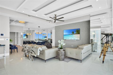 Condo in Sunny Isles Beach, Florida, 3 bedrooms  № 1189256 - photo 17