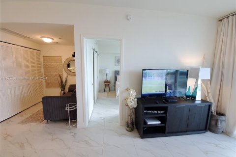 Condo in Sunrise, Florida, 1 bedroom  № 1404596 - photo 19