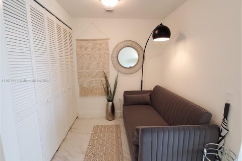 Condo in Sunrise, Florida, 1 bedroom  № 1404596 - photo 14