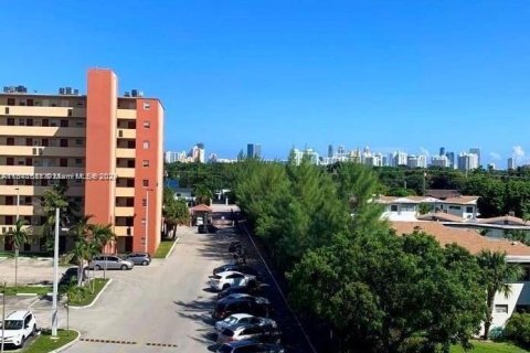 Condominio en venta en Miami, Florida, 2 dormitorios, 151.71 m2 № 1404640 - foto 12