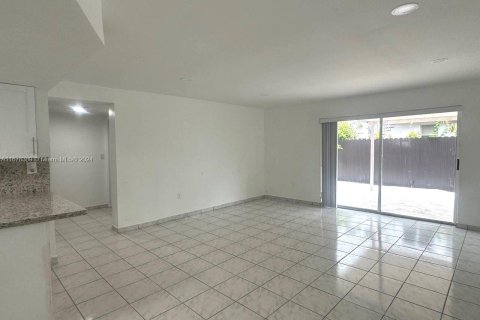 Copropriété à vendre à Miami, Floride: 2 chambres, 92.44 m2 № 1404595 - photo 3