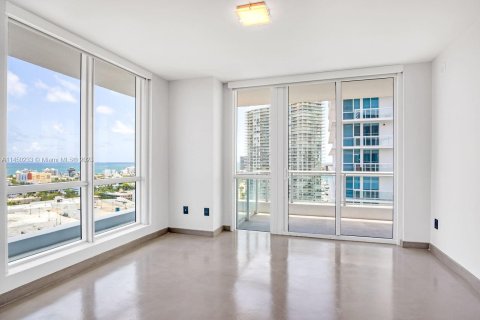 Condo in Miami Beach, Florida, 2 bedrooms  № 711090 - photo 24