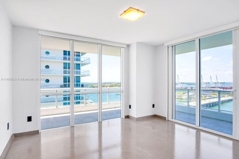 Condo in Miami Beach, Florida, 2 bedrooms  № 711090 - photo 10