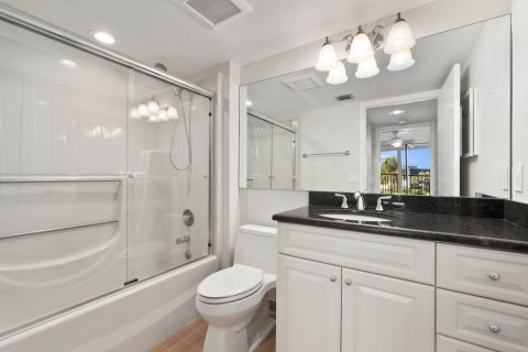 Condominio en venta en Vero Beach, Florida, 2 dormitorios, 174.66 m2 № 890343 - foto 15