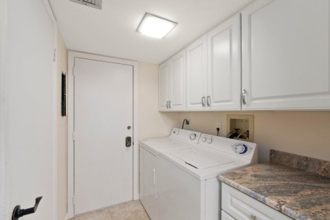 Condominio en venta en Vero Beach, Florida, 2 dormitorios, 174.66 m2 № 890343 - foto 9