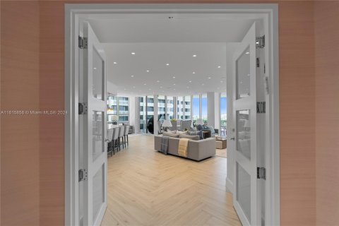 Condominio en venta en Bal Harbour, Florida, 4 dormitorios, 271.09 m2 № 1239089 - foto 8