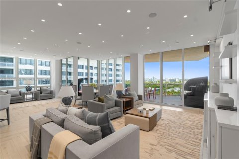 Condominio en venta en Bal Harbour, Florida, 4 dormitorios, 271.09 m2 № 1239089 - foto 16