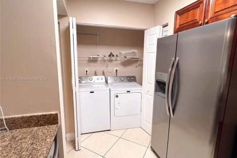 Copropriété à vendre à Hialeah, Floride: 2 chambres, 108.05 m2 № 1385653 - photo 2