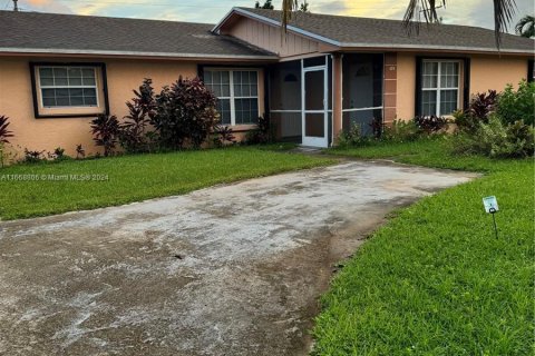 House in Lake Worth, Florida 213.12 sq.m. № 1385614 - photo 2