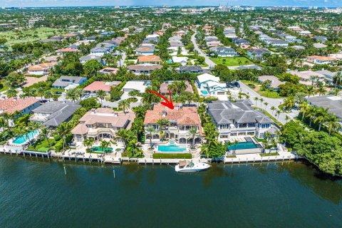 Villa ou maison à vendre à Boca Raton, Floride: 5 chambres, 739.69 m2 № 280658 - photo 1