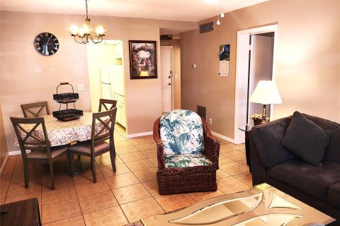 Condo in Pompano Beach, Florida, 1 bedroom  № 1119002 - photo 15