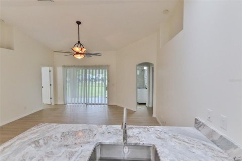 Casa en venta en North Port, Florida, 3 dormitorios, 136.1 m2 № 1283076 - foto 13