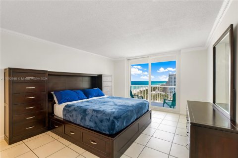 Condo in Miami Beach, Florida, 1 bedroom  № 1184326 - photo 9