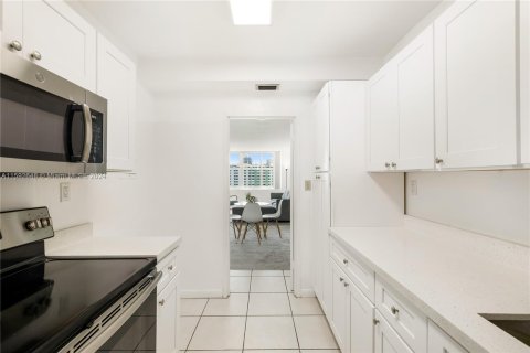 Condominio en venta en Miami Beach, Florida, 1 dormitorio, 91.04 m2 № 1184326 - foto 14