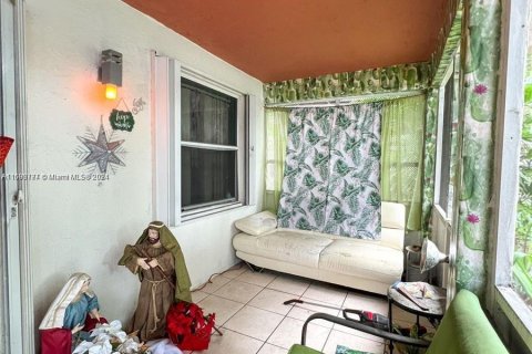 House in Miami, Florida 3 bedrooms, 103.86 sq.m. № 1370455 - photo 8