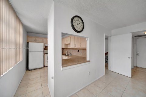 Condo in Davie, Florida, 2 bedrooms  № 1370532 - photo 13