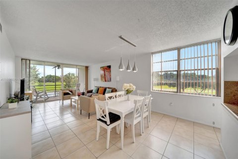 Condo in Davie, Florida, 2 bedrooms  № 1370532 - photo 11