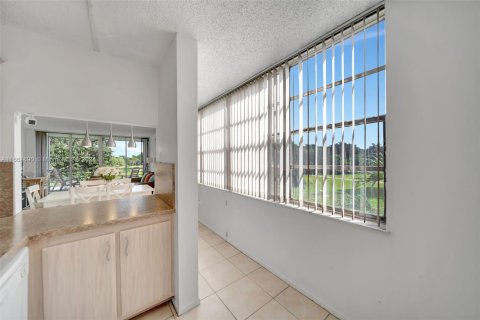 Condo in Davie, Florida, 2 bedrooms  № 1370532 - photo 16