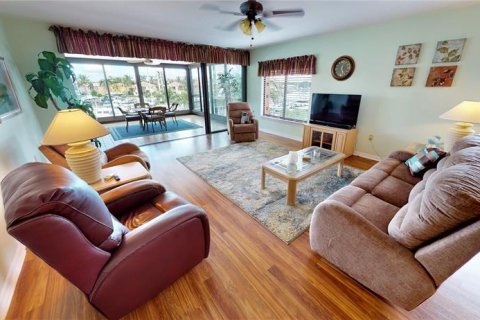 Condominio en venta en Punta Gorda, Florida, 3 dormitorios, 240.8 m2 № 256118 - foto 17
