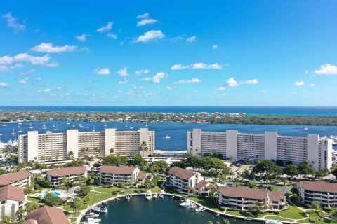Condominio en venta en North Palm Beach, Florida, 2 dormitorios, 114.73 m2 № 652580 - foto 6